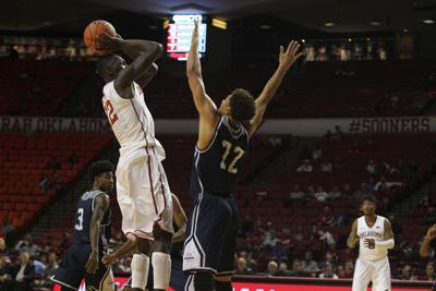 Oklahoma Men S Basketball Khadeem Lattin Named Representative To Oversight Committee Sports Oudaily Com