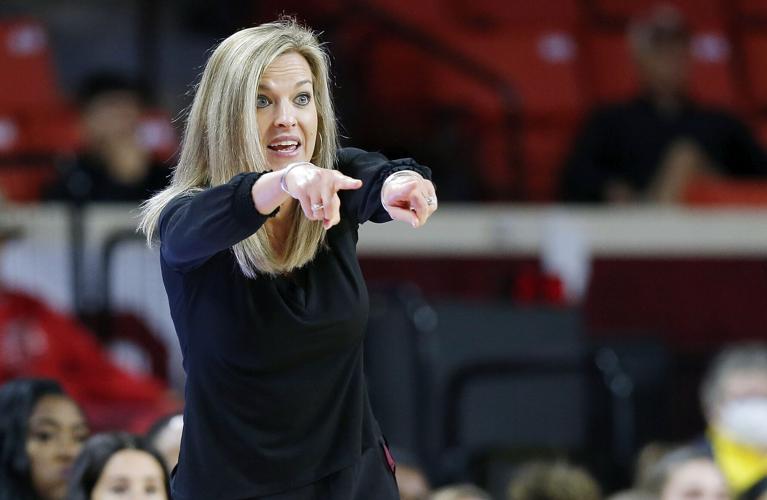 She just wins': OU's Jennie Baranczyk resurrected Drake with love, now  hopes to revitalize struggling Sooners | Sports | oudaily.com