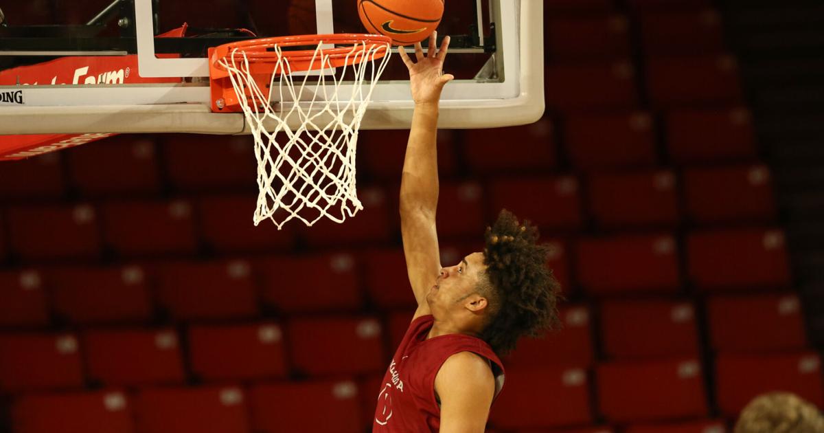 PHOTOS OU mens basketball preseason practice Gallery