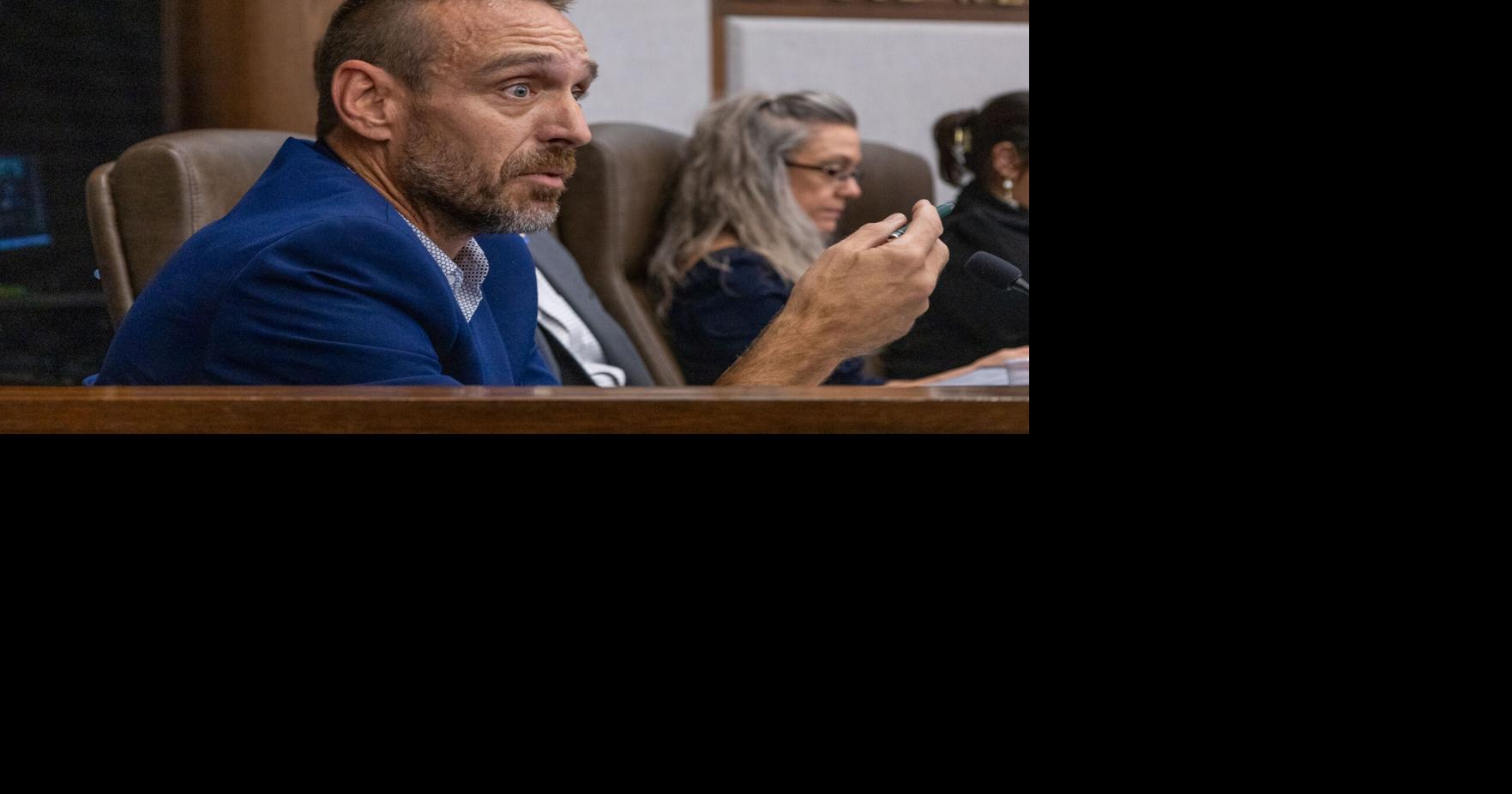Council member to turn himself in after warrant issued News