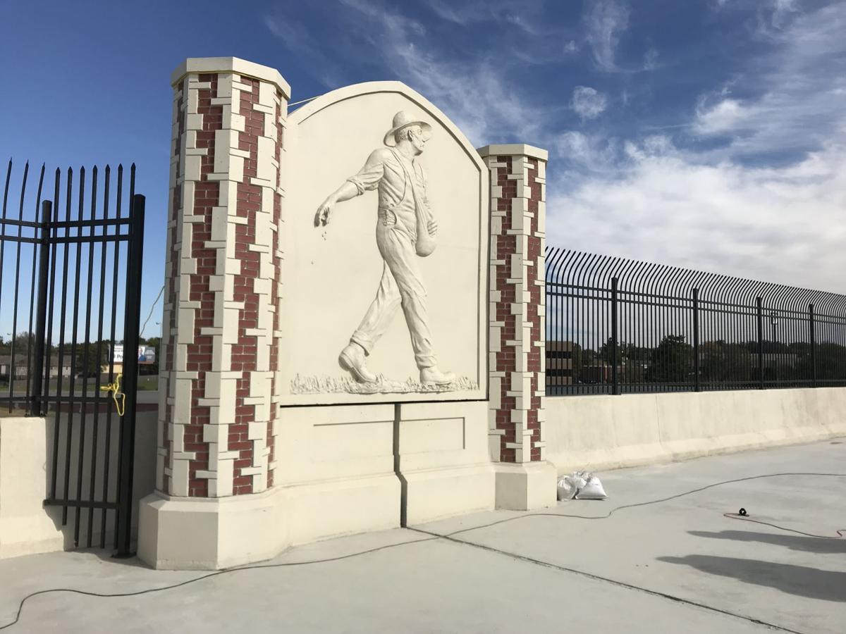 OU President David Boren, Oklahoma leaders dedicate Lindsey ...