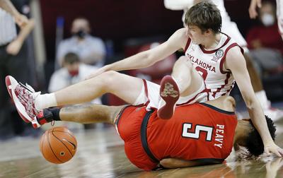 hes hurting austin reaves misses potential game tying layup
