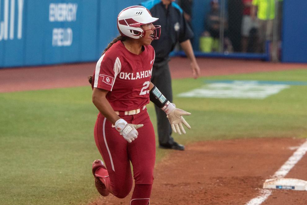 Women's College World Series Jocelyn Alo and Tiare Jennings