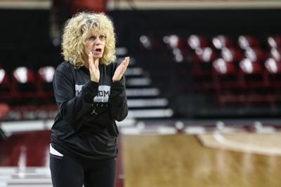 Ou Women S Basketball Sherri Coale Secures 500th Win After