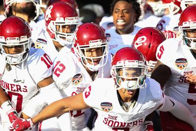 Sooners before kickoff