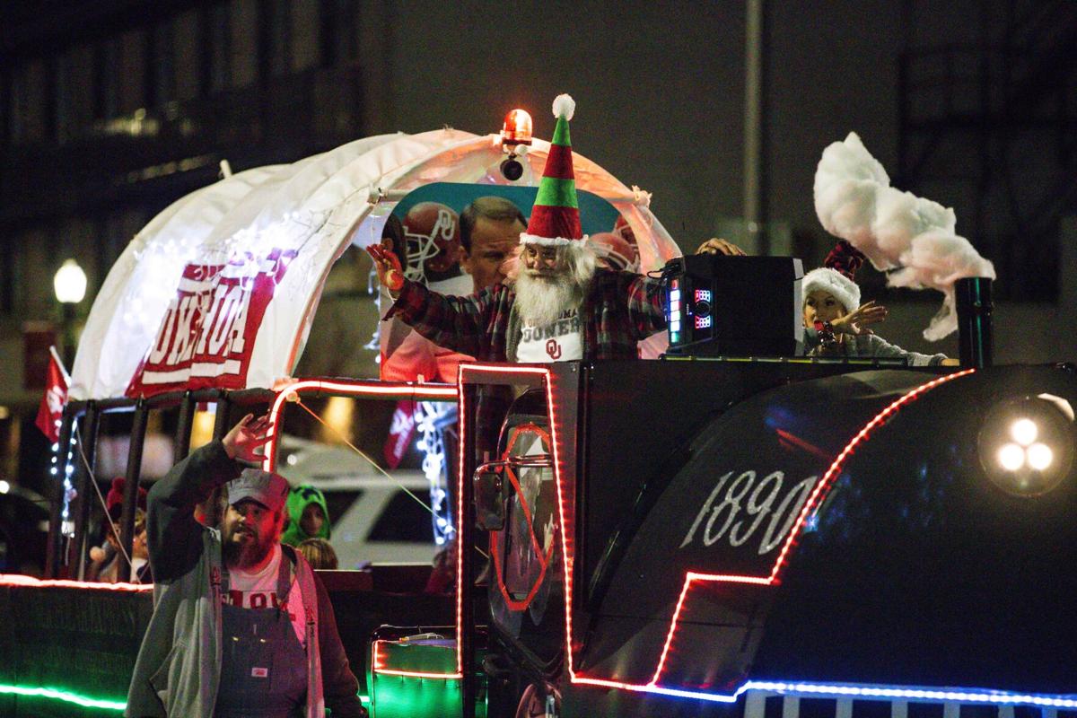 Midway Christmas Parade 2022 Norman Celebrates The Holidays With Annual Christmas Parade | Culture |  Oudaily.com