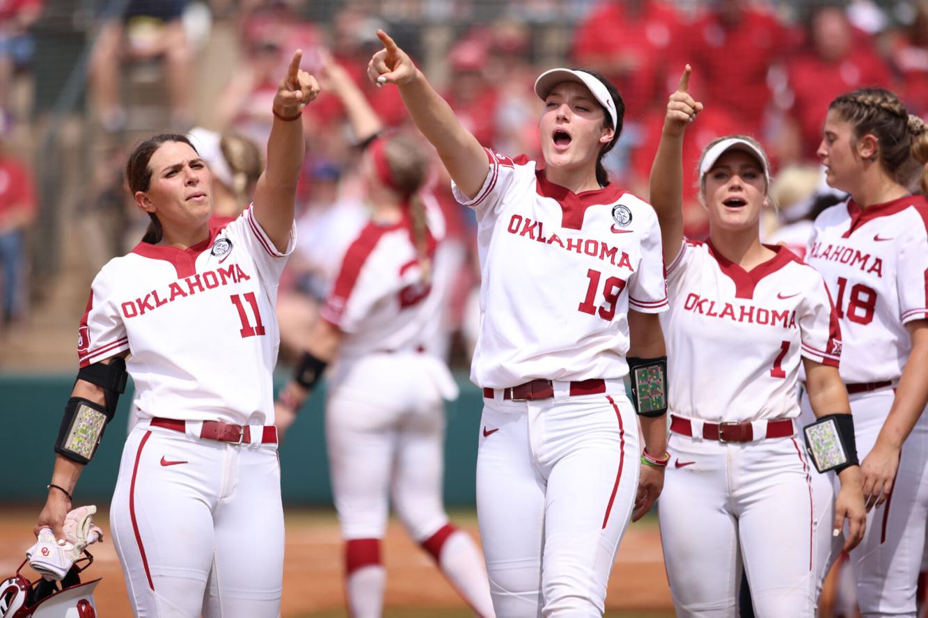PHOTOS OU Softball defeats Washington 42 in round 1 of the NCAA Super Regional Gallery