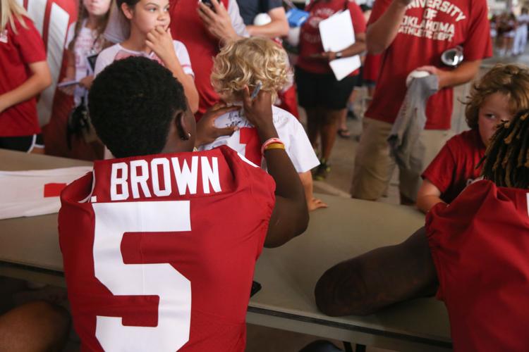 Oklahoma football Players, Lincoln Riley sign autographs for Meet the