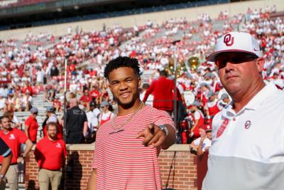 Ou Football Watch Kyler Murray Do An Interview On Sideline Of