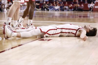 ou mens basketball sooners drop  straight    loss