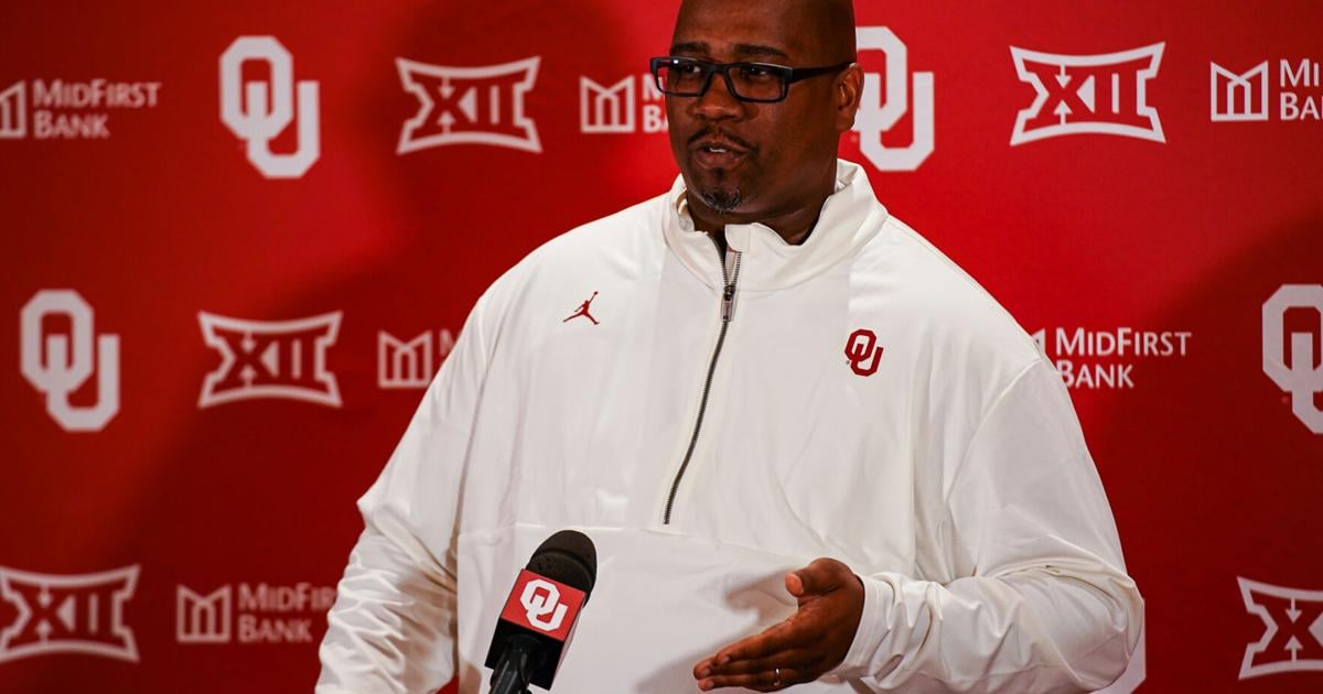 OU football: The best of Sooners' Todd Bates, Jay Valai, Miguel Chavis, Brandon Hall, other assistants in 1st media appearances of 2022 | Sports | oudaily.com