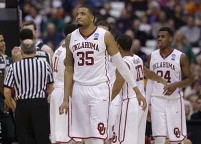 Men S Basketball Suffers Season Ending Loss In Sweet Sixteen