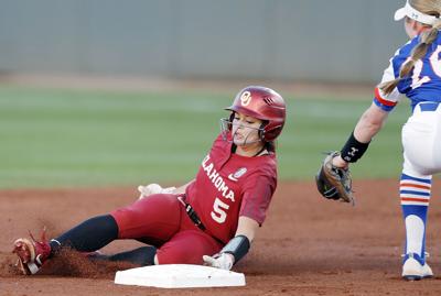 Ou Softball Sooners Outlast Liberty 5 4 In Hall Of Fame Tournament In Oklahoma City Sports Oudaily Com