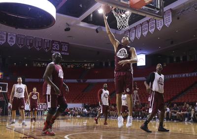 Oklahoma Basketball Ncaa Honors Former Sooner Eduardo Najera At