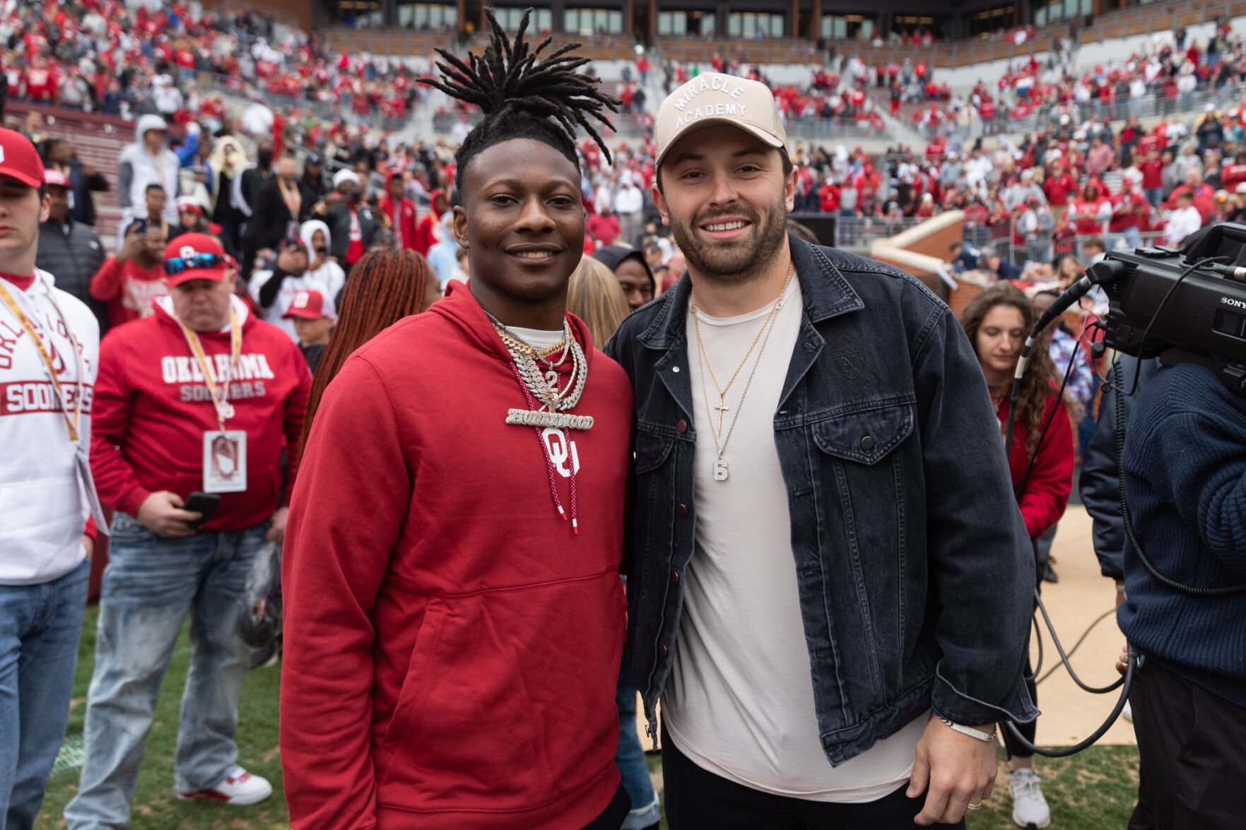 Former Sooners Quarterback Jalen Hurts Tosses 3 Touchdowns, Baker ...