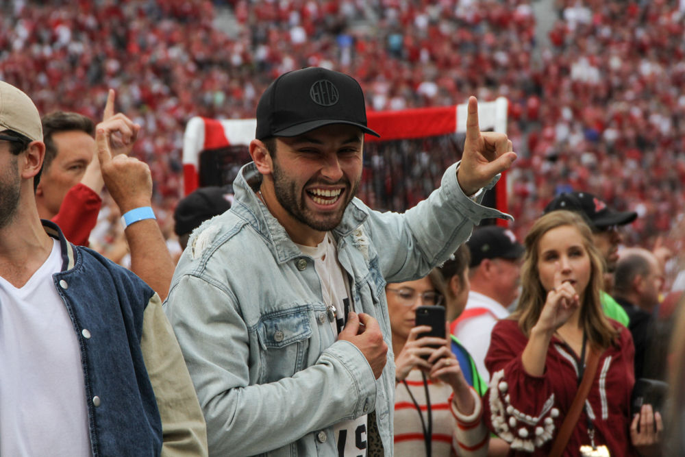 Oklahoma Football: Baker Mayfield wins the Manning Award - Crimson