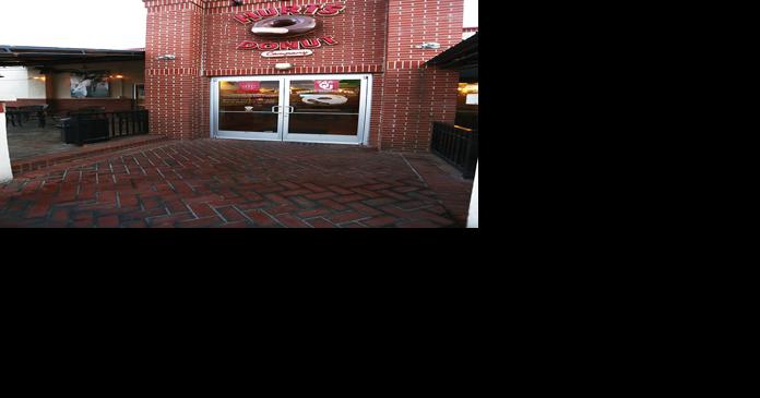 Hurts Donuts on Campus Corner closes due to unpaid taxes - Vimarsana News