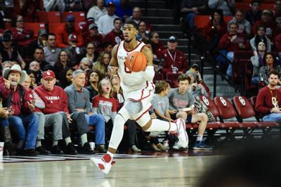 Ou Men S Basketball Texas Beats No 20 Oklahoma 75 72 Sports