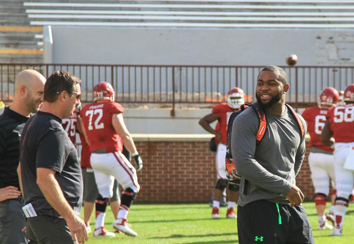 Eric Striker talks with Stoops