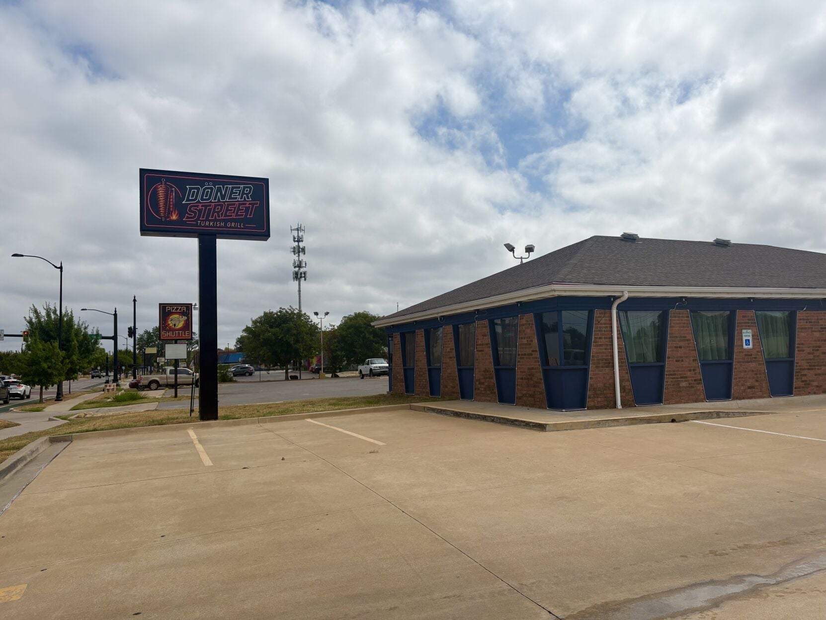 oudaily.com - AJ Covey - New restaurant Doner Street Turkish Grill opens on Lindsey Street