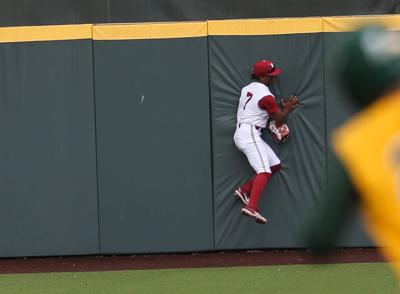 Oklahoma baseball: WATCH Kyler Murray throwing football before Sooners'  baseball game, Sports