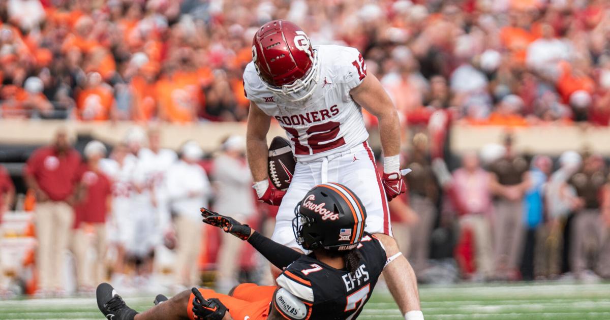 Brent Venables meets with seniors after consecutive losses | Sports ...