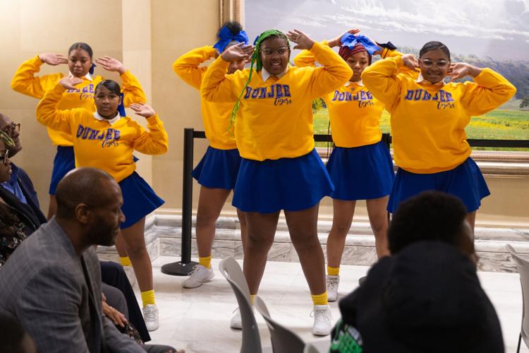Dunjee Tigers cheerleaders