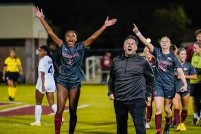 OU soccer: Sooners' freshmen succeeding early, illustrating strength of  Mark Carr's 2022 recruiting class, Sports