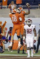 Oklahoma faces defeat in the 2014 Russell Athletic Bowl against Clemson