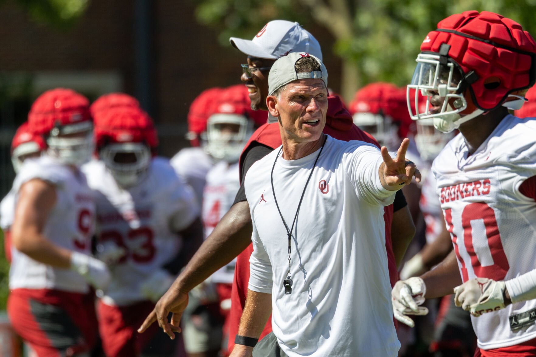 Brent Venables Develops OU's Linebackers With Passion, Grit | Sports ...