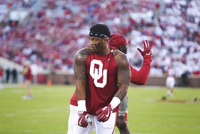 Oklahoma Football Reports Say Charles Walker To Leave