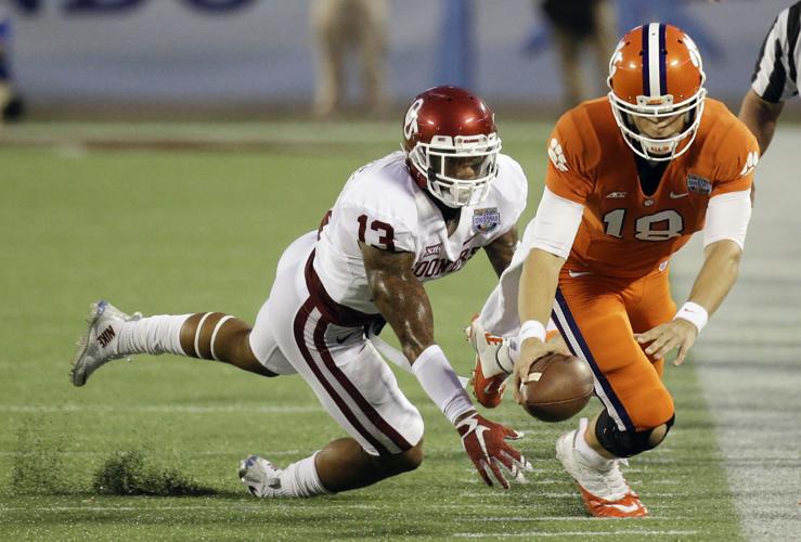 Cole Stoudt, Ahmad Thomas