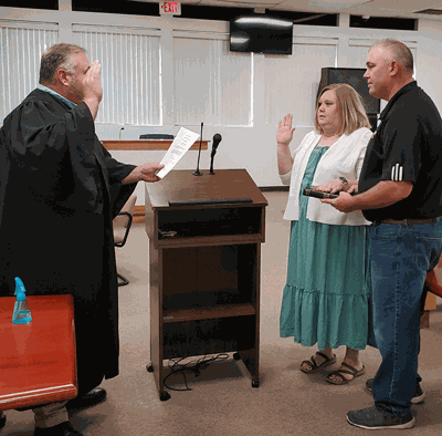 Lori Hammock sworn in as new Circuit Court Clerk Local State