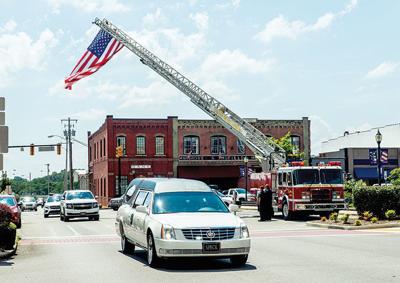 Town bids farewell to Vice Mayor