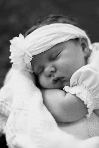 Baby Everleigh Oliver makes her appearance