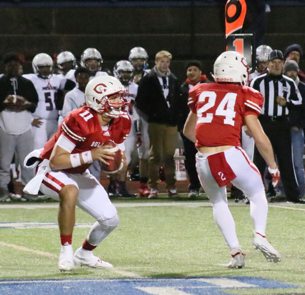 Capps Throws For 5 Scores As Dawgs Get Over Life Sports