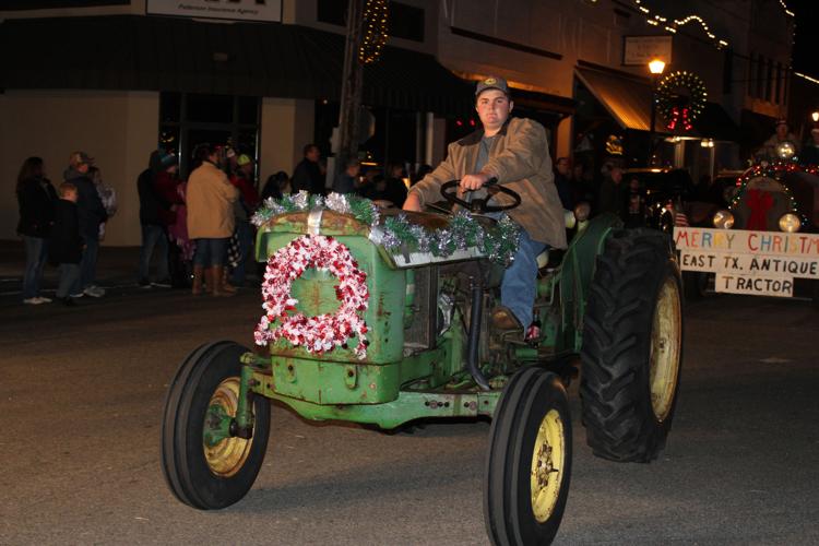 PHOTOS Christmas parade brings cheer to downtown Carthage Multimedia
