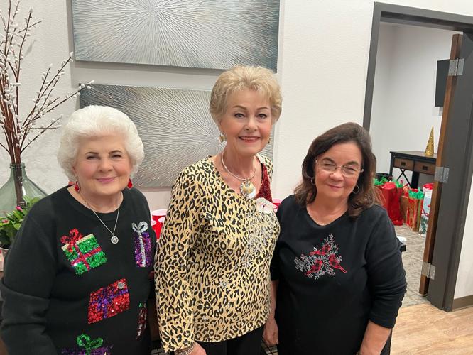 Beta Sigma Phi sorority celebrates the season Lifestyles