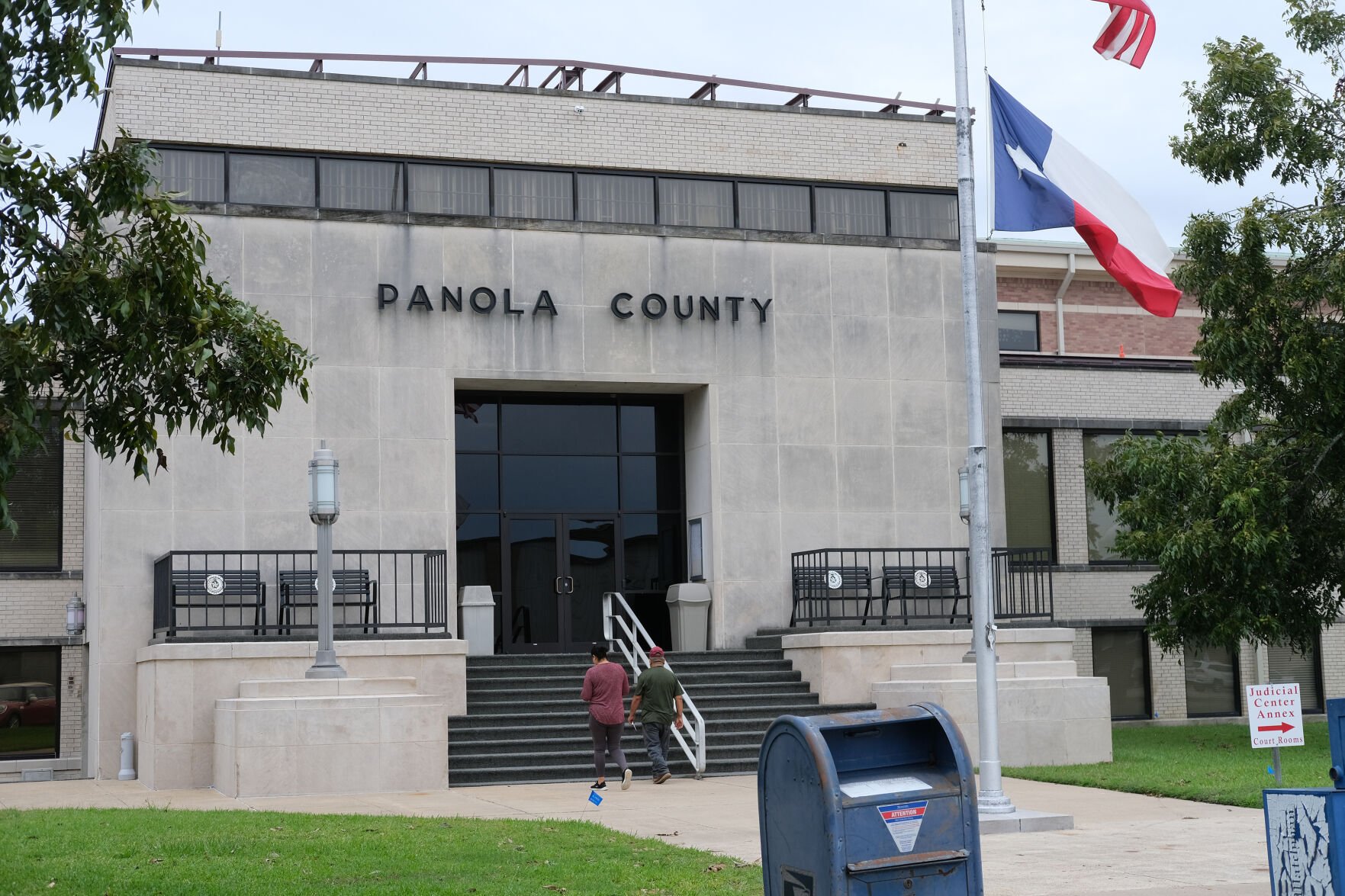 Roof Work Commences At Panola County Courthouse News Panolawatchman Com   6529b2bedbecf.image 