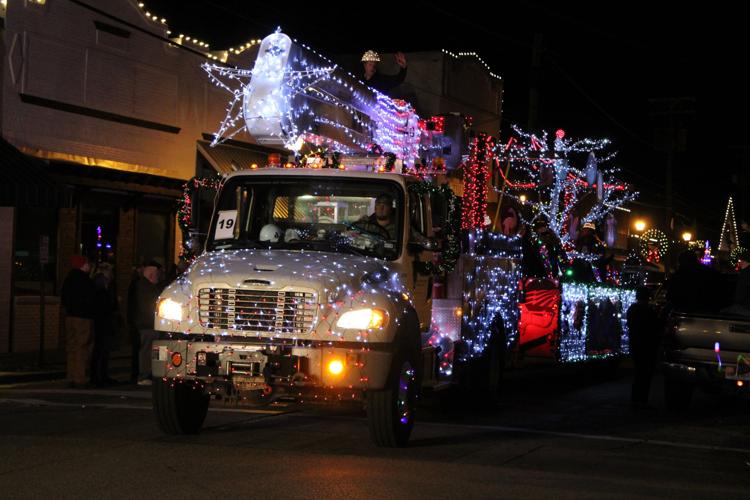 PHOTOS Christmas parade brings cheer to downtown Carthage Multimedia