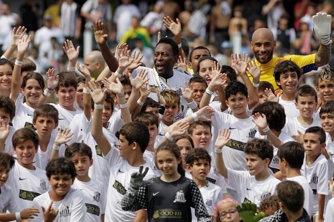 Image of Pelé shines bright for Brazilian fans at World Cup