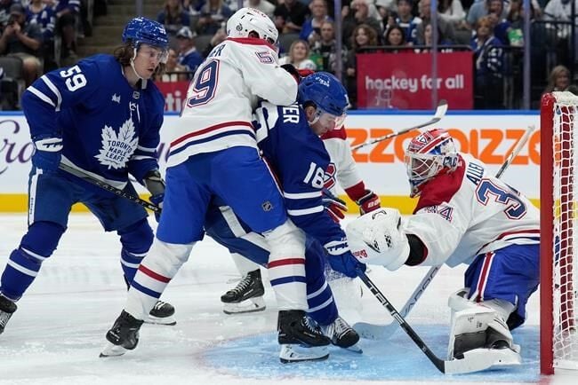 Tavares scores in OT as Maple Leafs rally late to beat Lightning 4