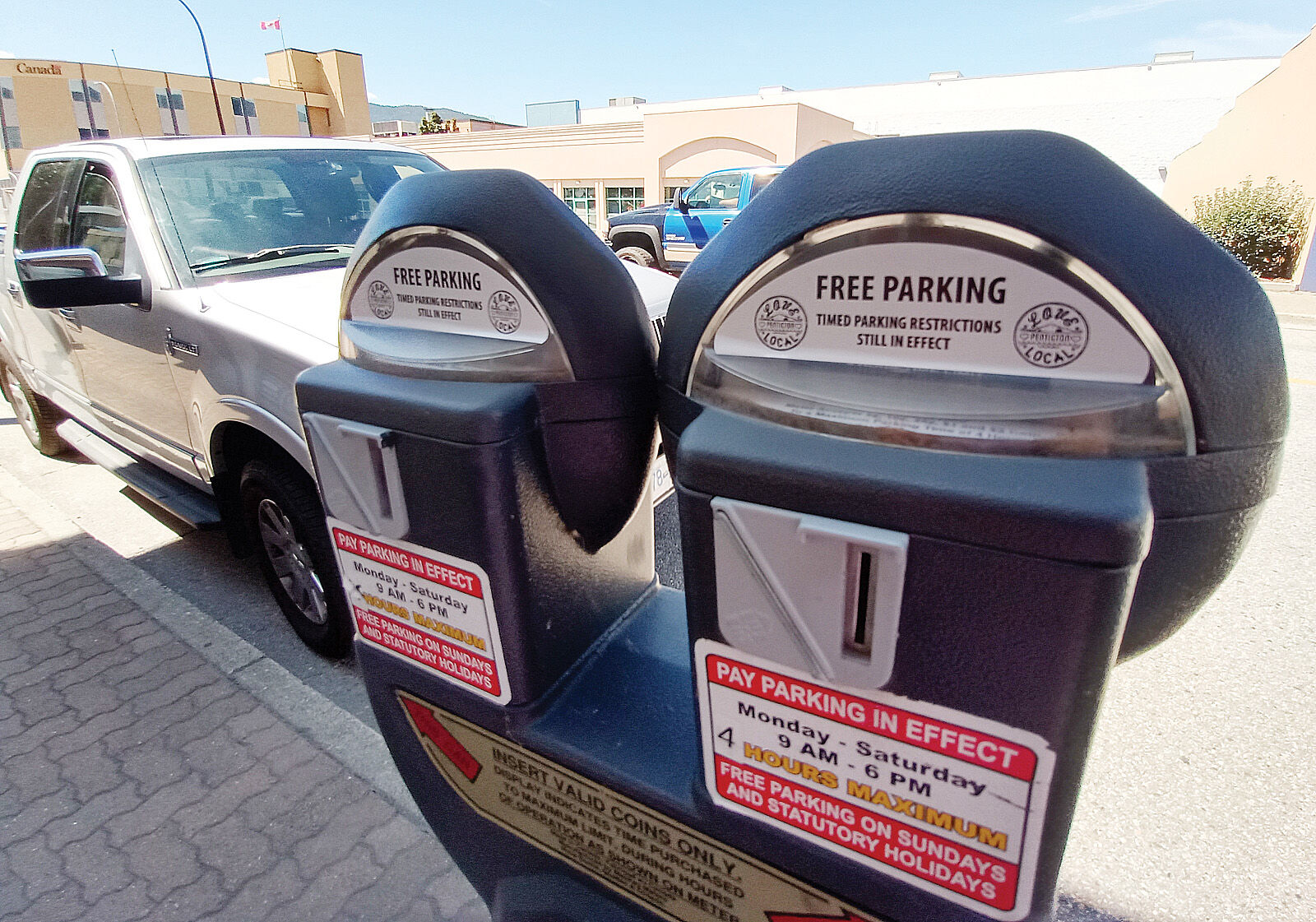 Free downtown parking Fridays and Saturdays in December News