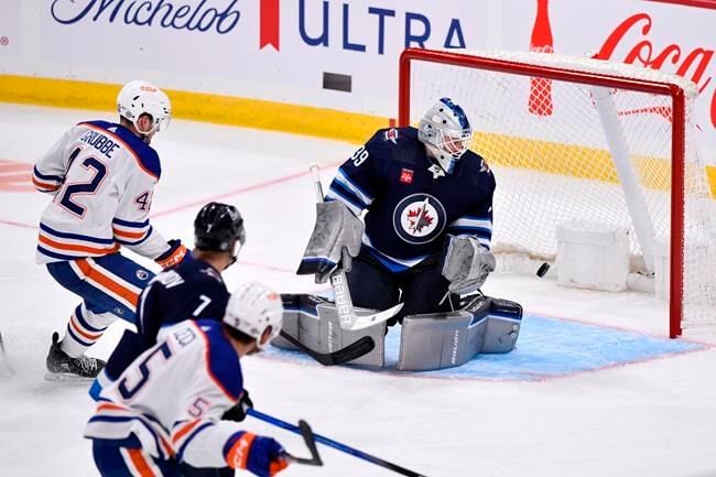 Winnipeg Jets top line leads win over Edmonton Oilers in pre