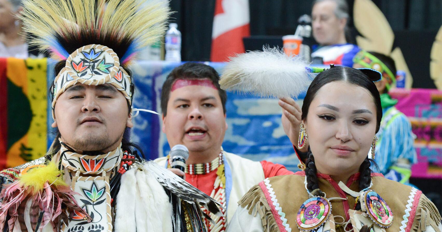 Penticton couple ties the knot at Powwow Between the Lakes - Vimarsana News