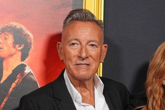 Bruce Springsteen sings out against Trump in 'Streets of Minneapolis ...