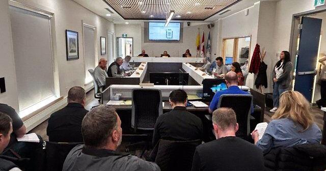 Iqaluit councillor condemns online ‘threat' comment over animal control bylaw Jeff Pelletier, Local Journalism Initiative Reporter Nunatsiaq News Jun 16, 2025 28 mins ago