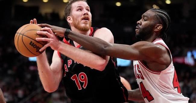 Poeltl signs $80 million contract to stay with Raptors: report