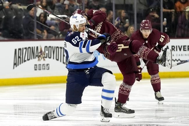 Thomas extends points streak to lead Blues past Sharks 3-1