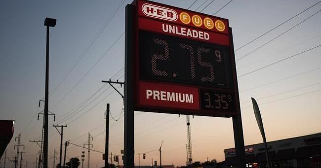US gas prices are falling. Experts point to mild demand at the pump ahead of summer travel - Vimarsana News